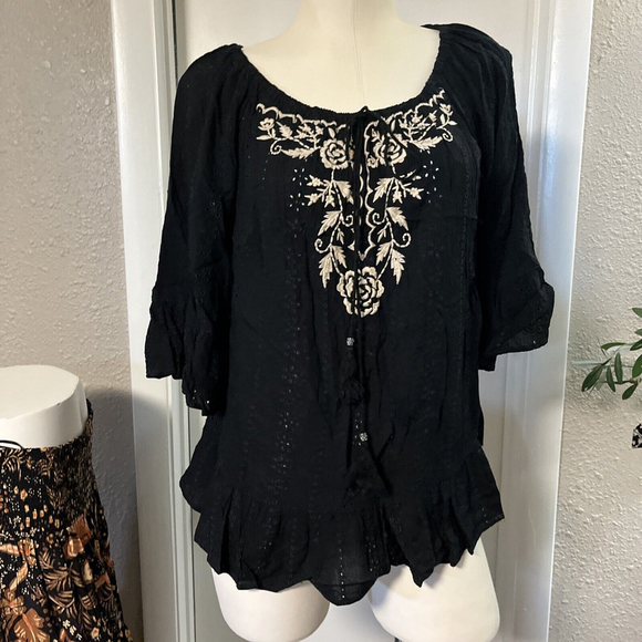 Boho Women’s  Embroidered Blouse By Lola P - Picture 1 of 16